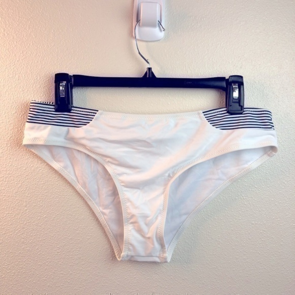C Apparel black & white bikini bottoms Size L